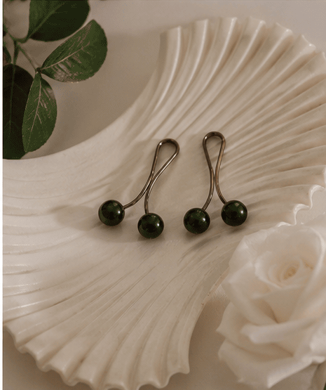 black-pearl-stretchy-pin