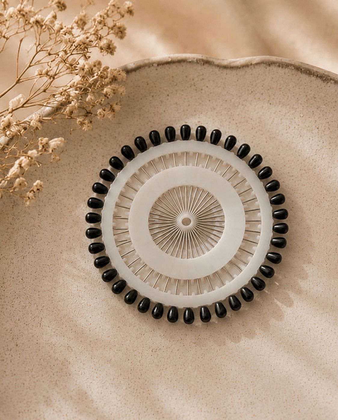black-common-pins